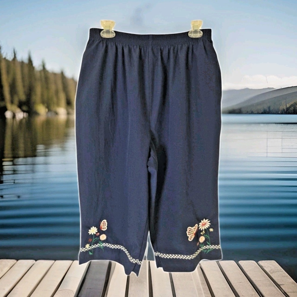 Bon Worth Capri Pants L Blue Embroidered Accents Elastic Pull-on Casual Comfort